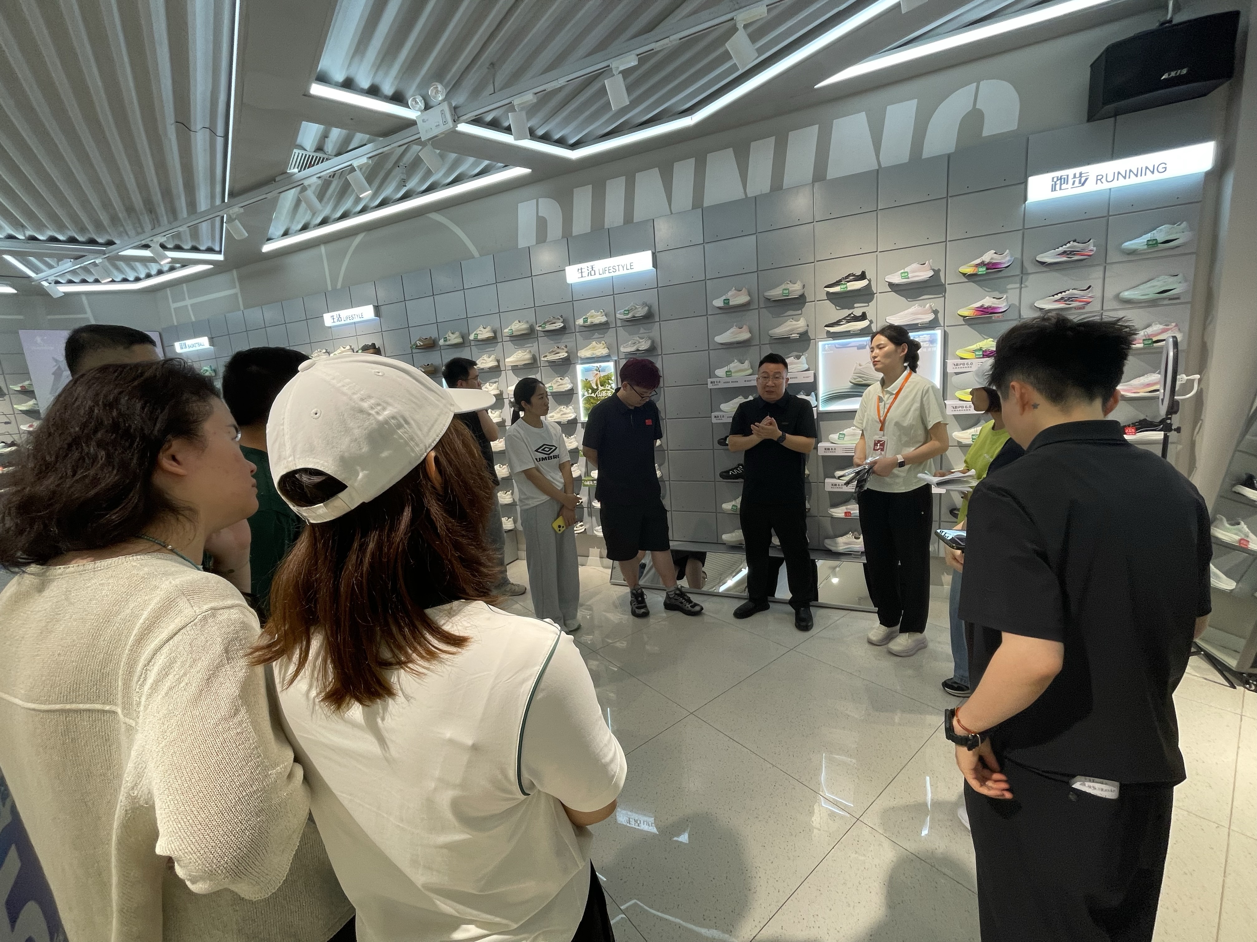 领道咨询数字导购项目门店带教直播现场